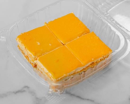 Mango Mousse Cake (4 Pcs) / 芒果慕斯蛋糕(4 Pcs).