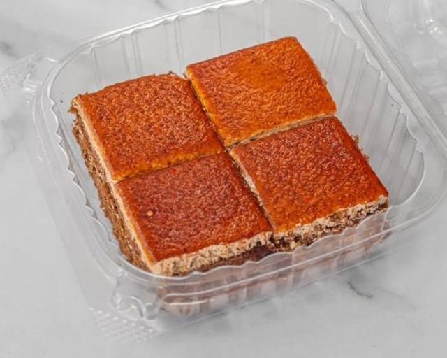 Cappuccino Mousse Cake (4 Pcs) / 卡布奇诺慕斯蛋糕(4 Pcs).