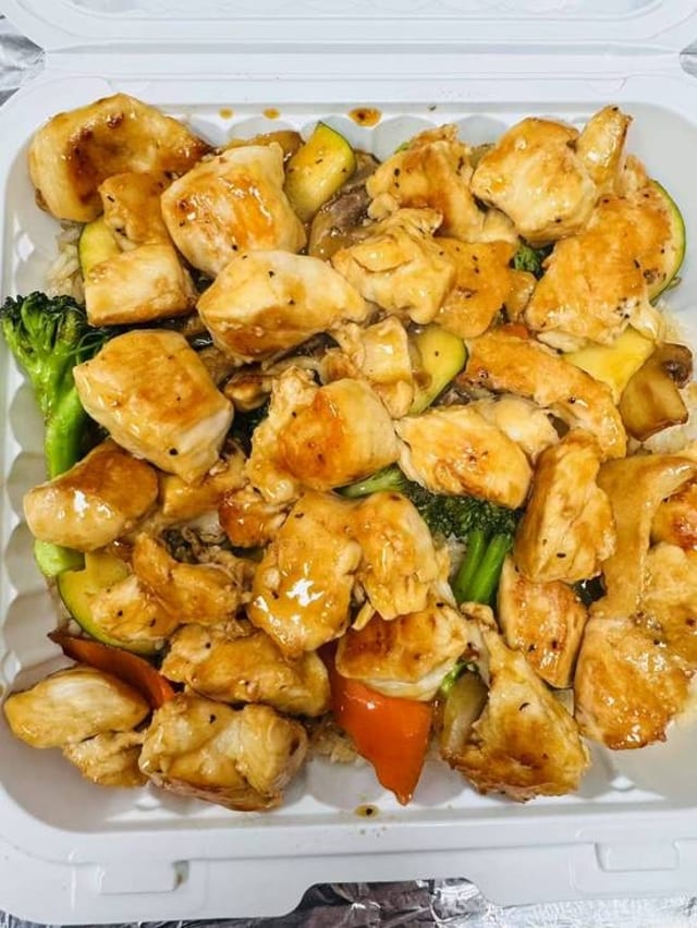 L. Hibachi Chicken & Shrimp / L. 铁板鸡和虾.